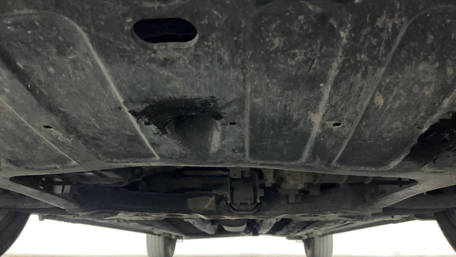 Used 2018 Hyundai Verna SX (O) 1.6 VTVT AT Petrol Automatic extra FRONT LEFT UNDERBODY VIEW