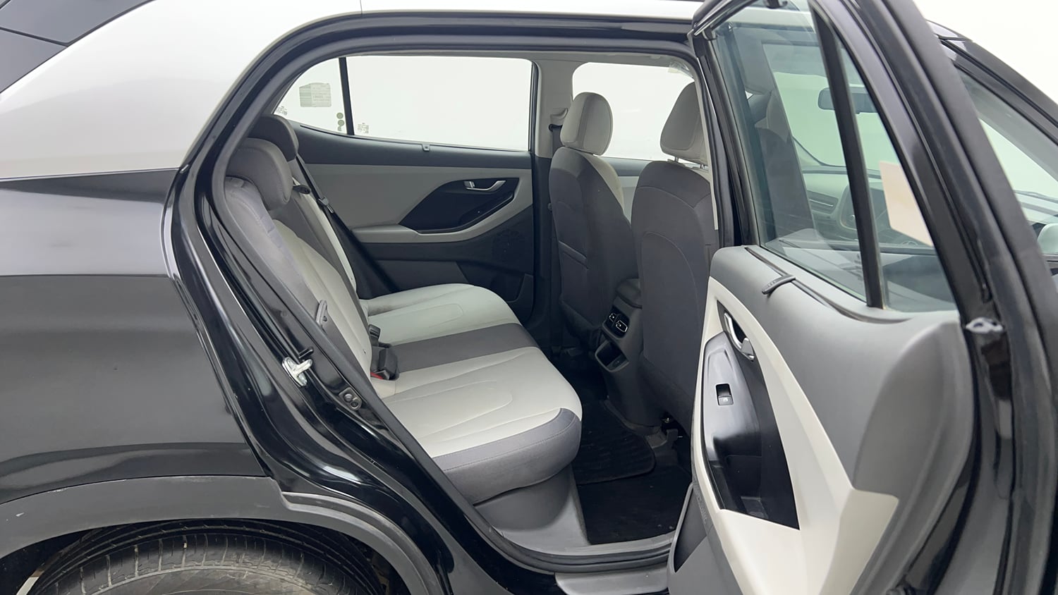 Used 2025 Hyundai Creta 1.5 CRDi Diesel MT DSL S(O) Diesel Manual interior RIGHT SIDE REAR DOOR CABIN VIEW