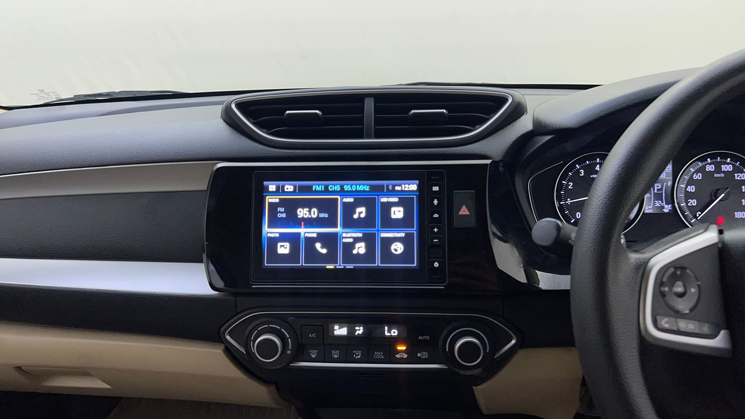 Used 2024 honda Amaze 2nd Generation VX 1.2 Petrol CVT Petrol Automatic top_features Touch screen infotainment system