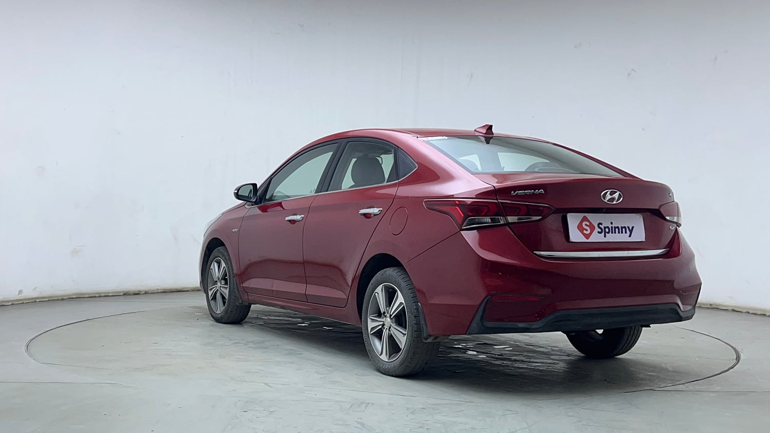 Used 2018 Hyundai Verna SX (O) 1.6 VTVT AT Petrol Automatic exterior LEFT REAR CORNER VIEW