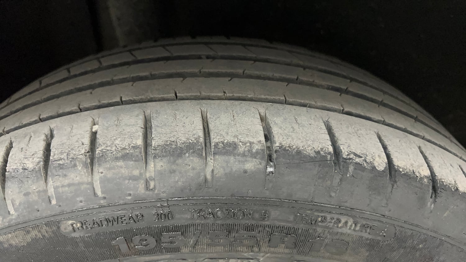 Used 2020 Maruti Suzuki Baleno Zeta Petrol Manual tyres RIGHT REAR TYRE TREAD VIEW