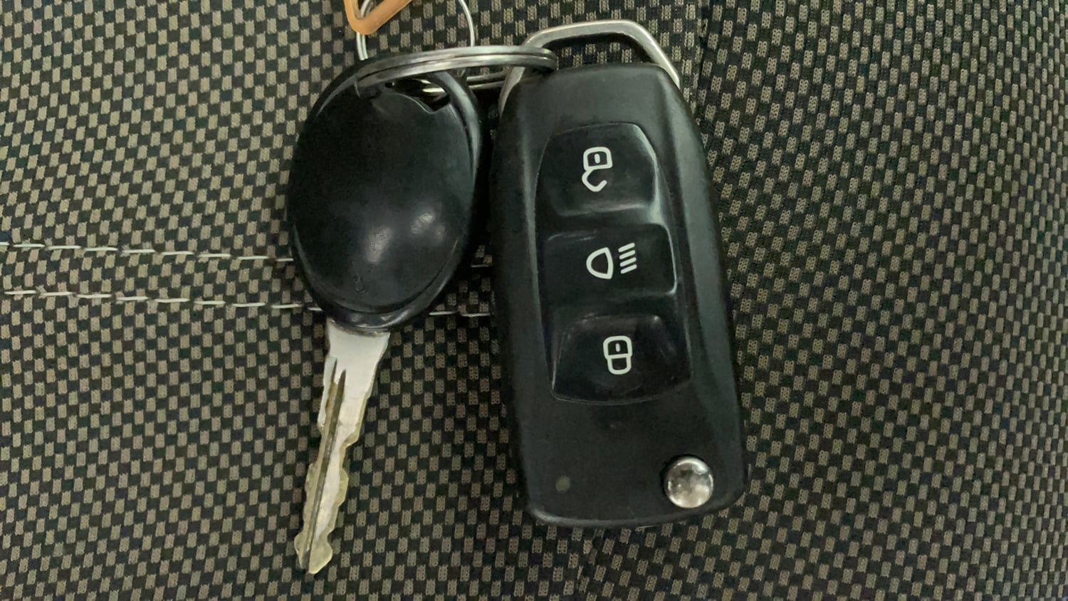 Used 2017 Tata Tiago Revotron XTA Petrol Automatic extra CAR KEY VIEW