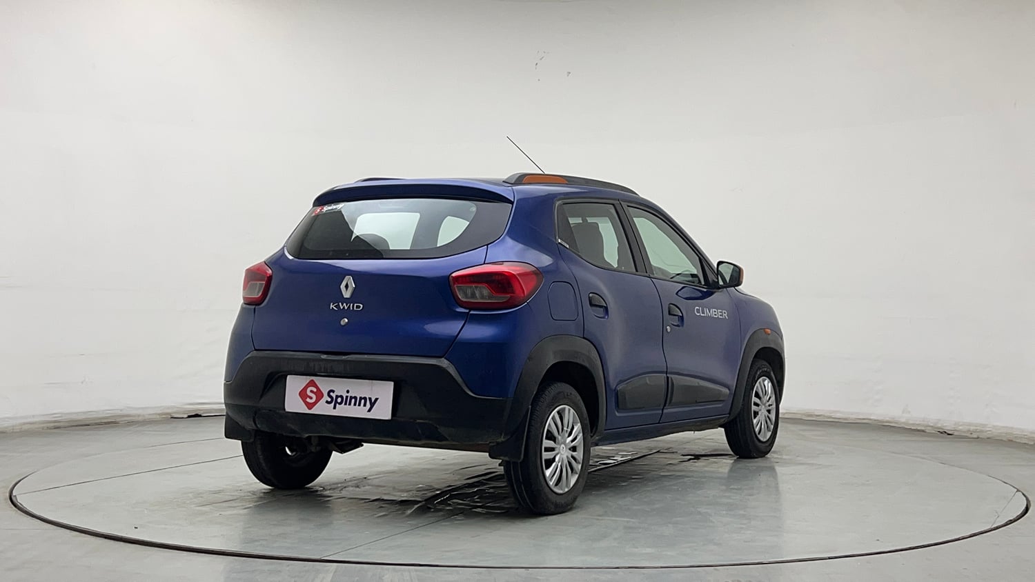 Used 2017 Renault Kwid CLIMBER 1.0 AMT Petrol Automatic exterior RIGHT REAR CORNER VIEW