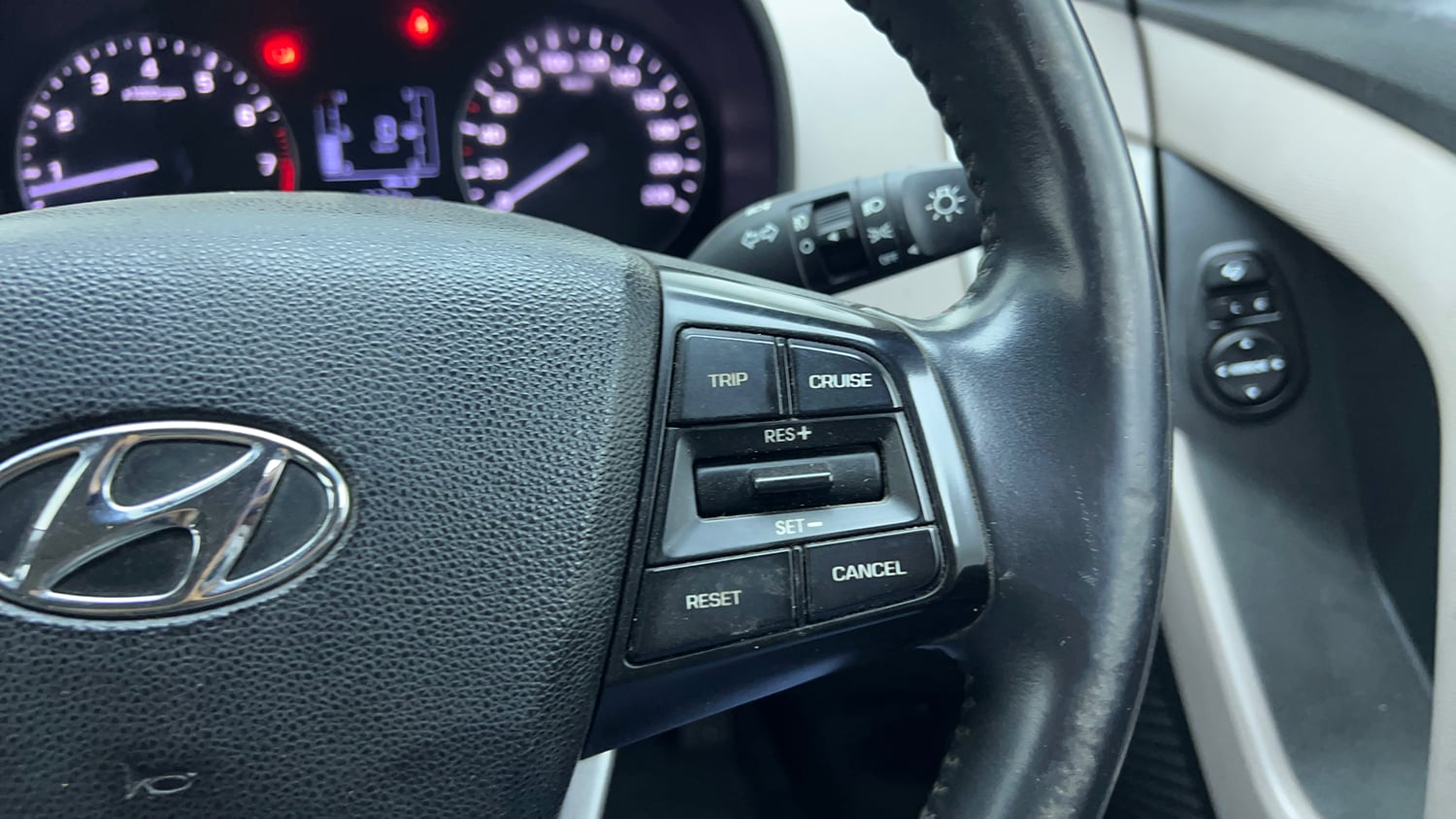 Used 2018 Hyundai Creta SX 1.6 AT Petrol Petrol Automatic top_features Cruise control