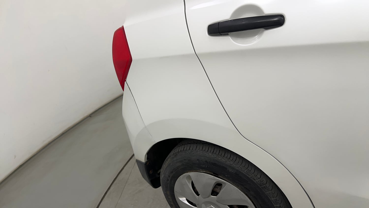 Used 2014 Maruti Suzuki Celerio VXi AMT Petrol Automatic dents MINOR SCRATCH