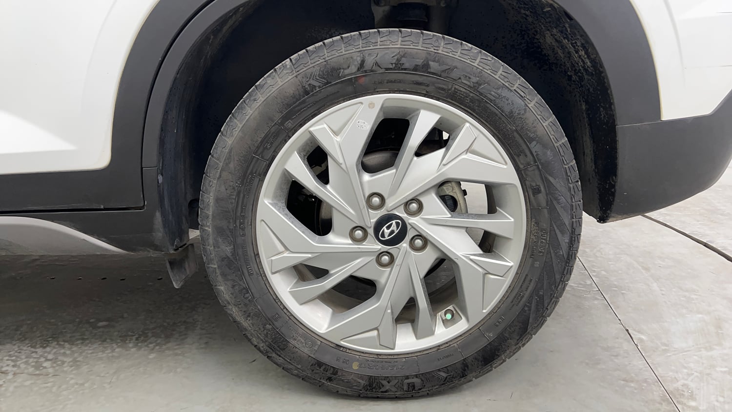 Used 2023 Hyundai Creta SX 1.5 Petrol Executive Petrol Manual tyres LEFT REAR TYRE RIM VIEW