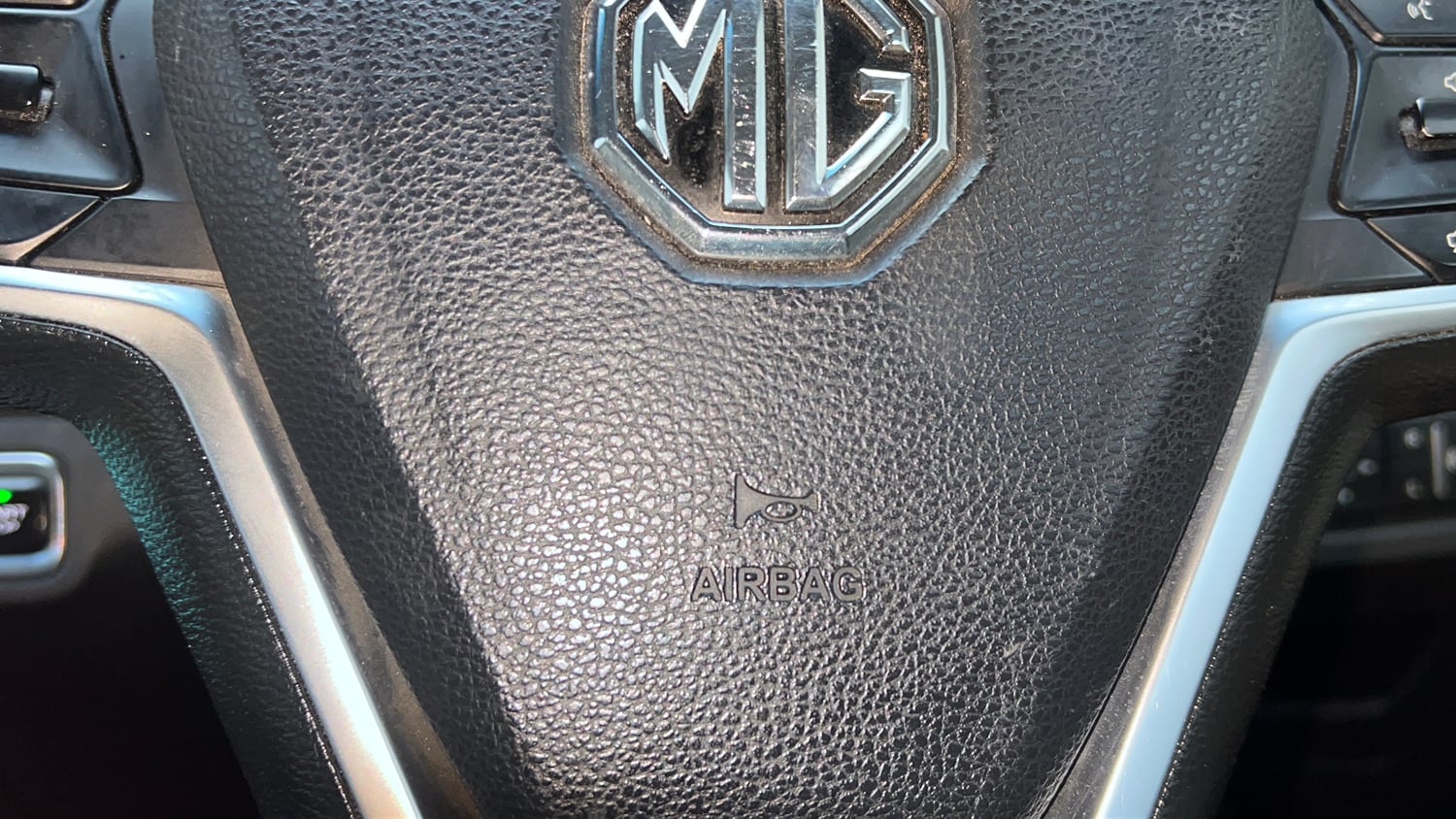 Used 2023 MG Motors Hector Savvy Pro 1.5 Turbo Petrol CVT Petrol Automatic top_features Airbags