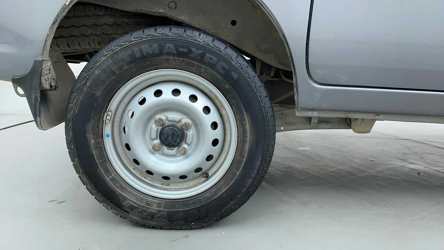 Used 2023 Maruti Suzuki Eeco 5 STR AC Petrol Manual tyres RIGHT REAR TYRE RIM VIEW