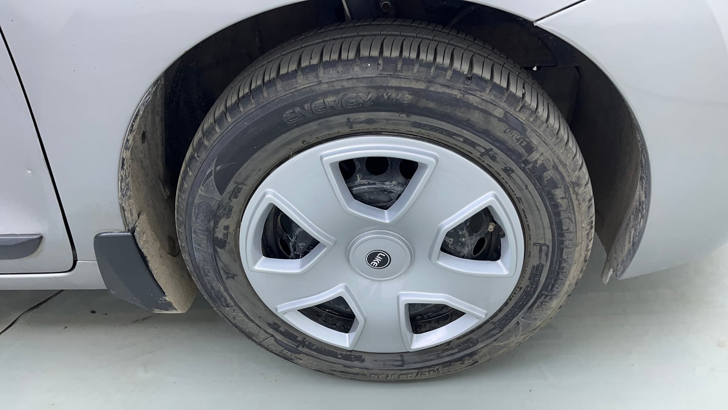 Used 2021 Maruti Suzuki Baleno Delta Petrol Manual tyres RIGHT FRONT TYRE RIM VIEW