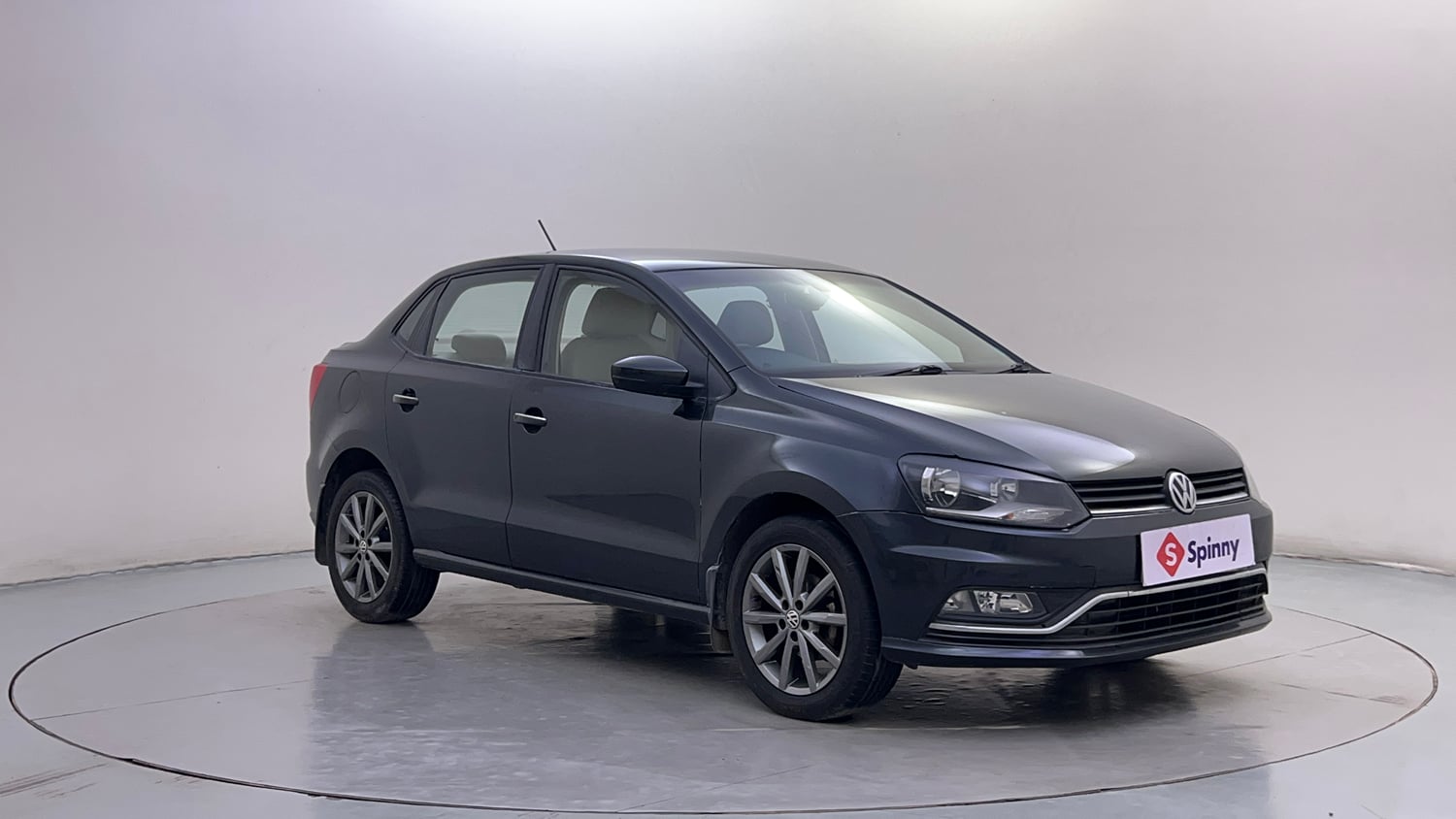 Used 2019 Volkswagen Ameo Highline Plus 1.5L (D) Diesel Manual exterior RIGHT FRONT CORNER VIEW