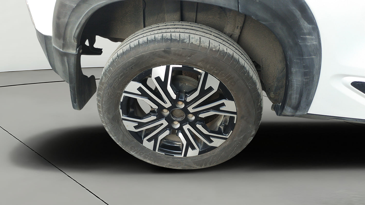 Used 2022 Renault Kiger RXZ Turbo CVT Dual Tone Petrol Automatic tyres RIGHT REAR TYRE RIM VIEW