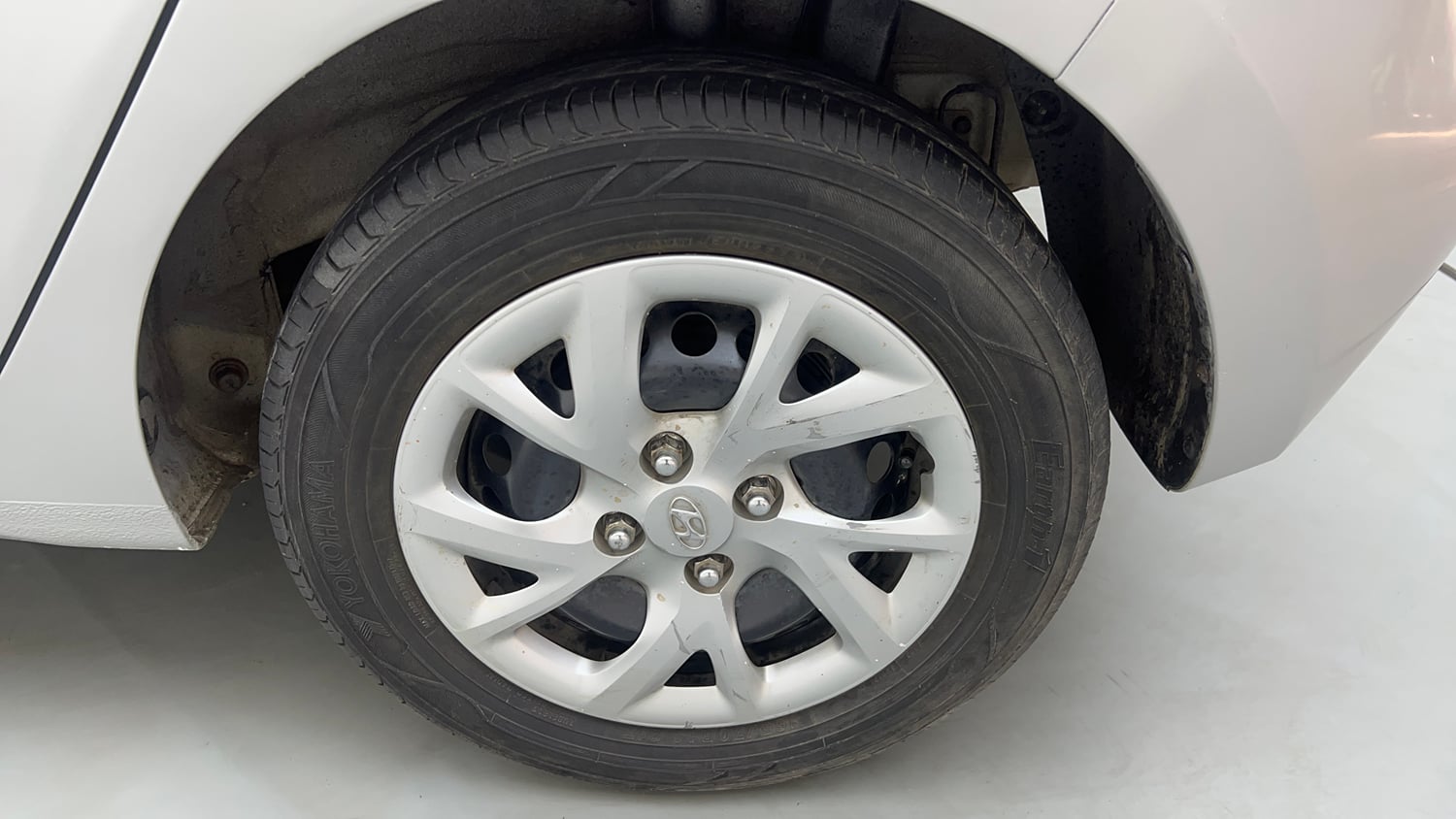Used 2018 Hyundai Grand i10 Magna 1.2 Kappa VTVT CNG (outside fitted) Cng Manual tyres LEFT REAR TYRE RIM VIEW