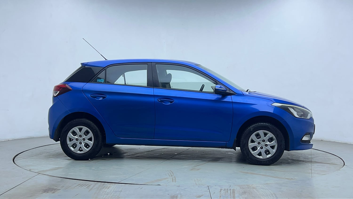 Used 2017 Hyundai Elite i20 Sportz 1.2 Petrol Manual exterior RIGHT SIDE VIEW