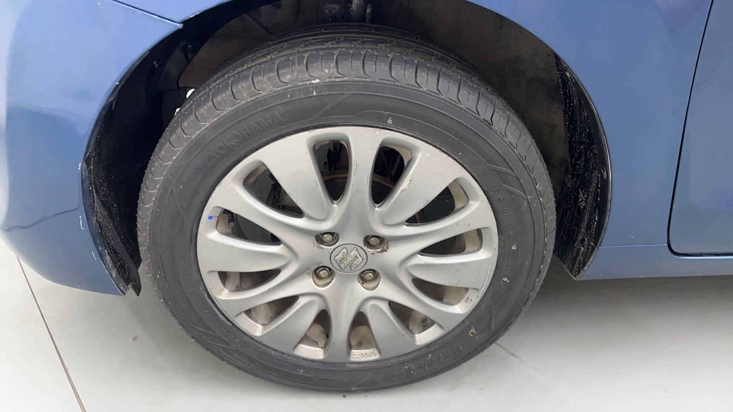 Used 2016 Maruti Suzuki Baleno Alpha 1.2 Petrol Manual tyres LEFT FRONT TYRE RIM VIEW