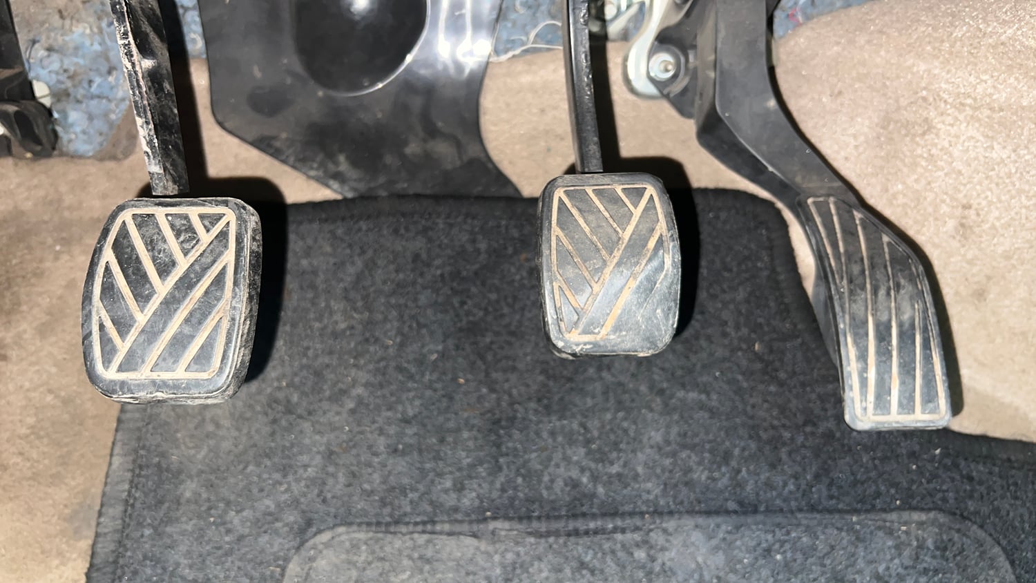 Used 2015 Maruti Suzuki Swift Dzire VXI Petrol Manual interior PEDALS VIEW