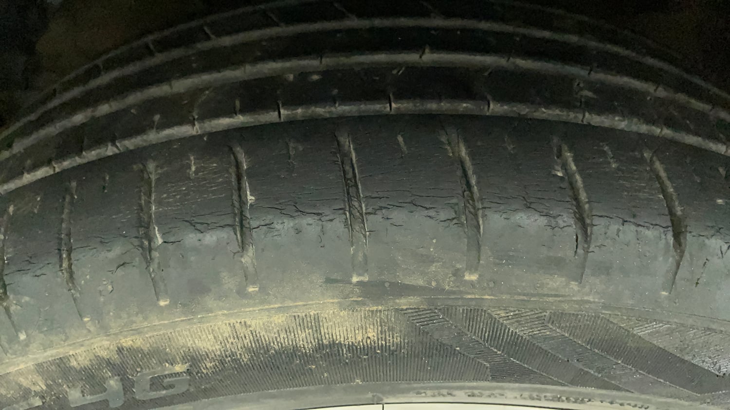 Used 2019 Maruti Suzuki Baleno Zeta Automatic Petrol Automatic tyres LEFT FRONT TYRE TREAD VIEW