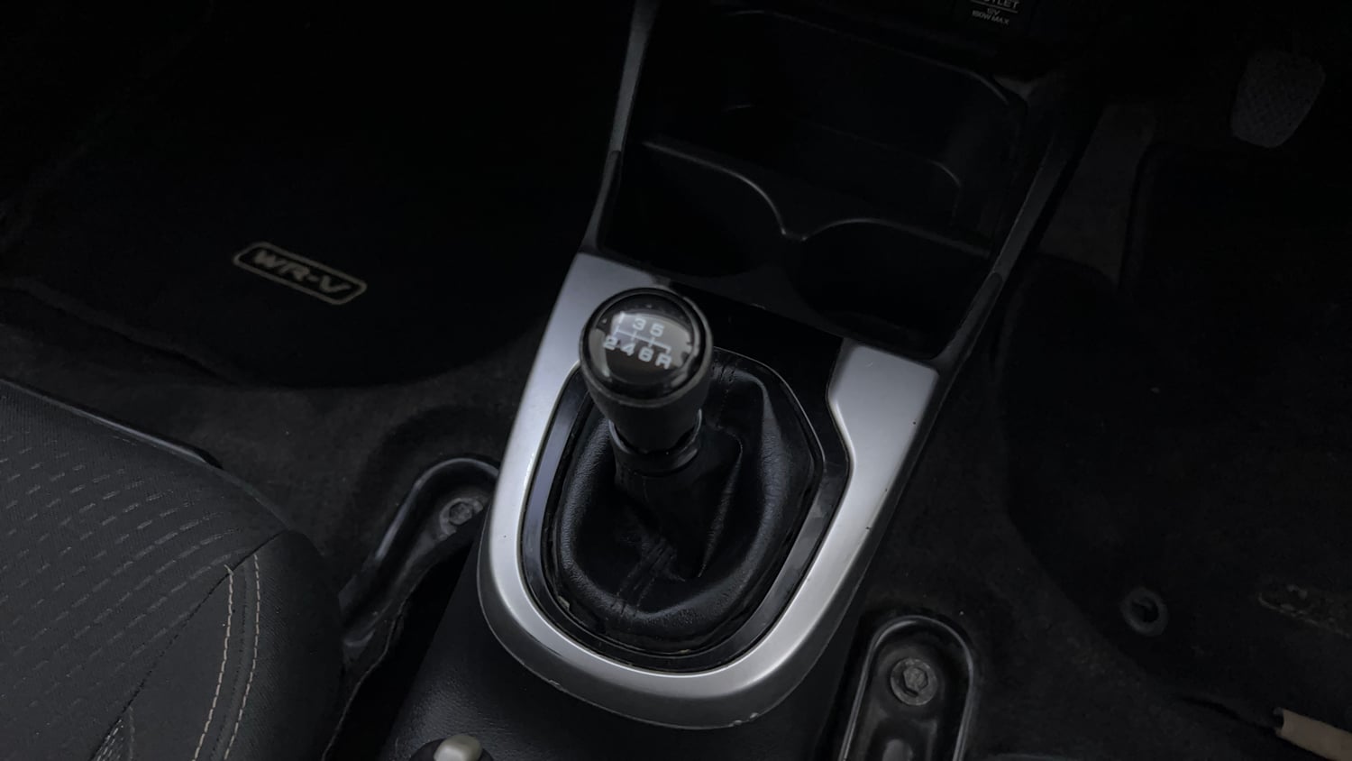 Used 2018 Honda WR-V VX MT Diesel Diesel Manual interior GEAR  KNOB VIEW