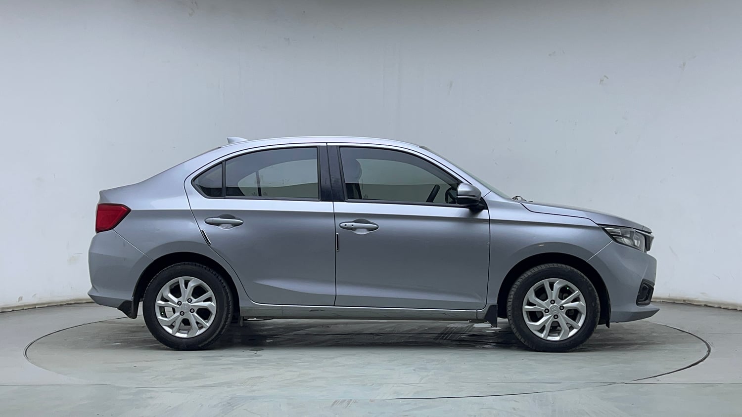 Used 2020 Honda Amaze 1.2 VX MT Petrol Petrol Manual exterior RIGHT SIDE VIEW