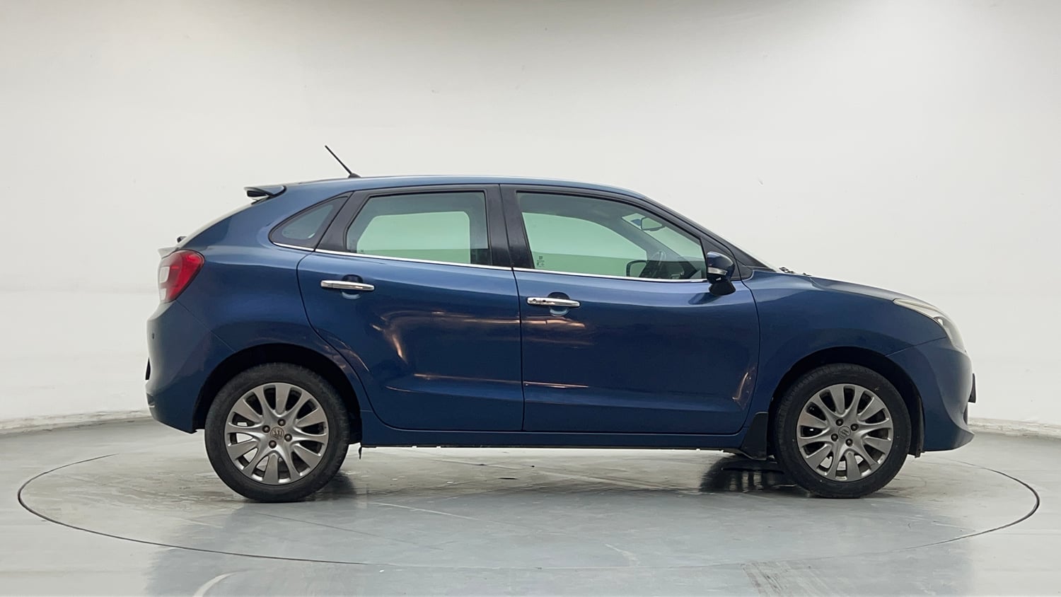 Used 2016 Maruti Suzuki Baleno Alpha 1.2 Petrol Manual exterior RIGHT SIDE VIEW