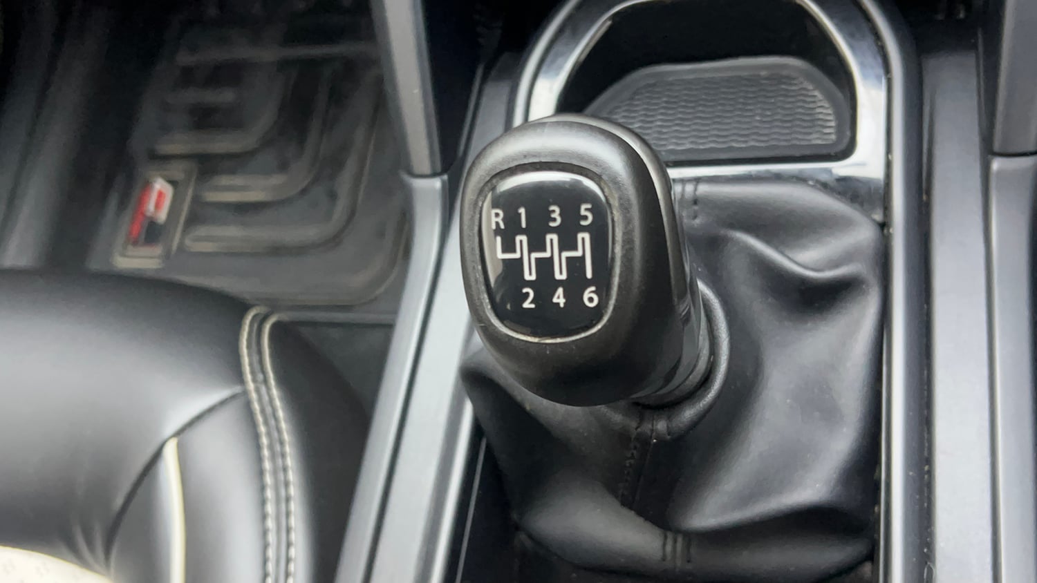Used 2023 Tata Safari XM Diesel Manual interior GEAR  KNOB VIEW