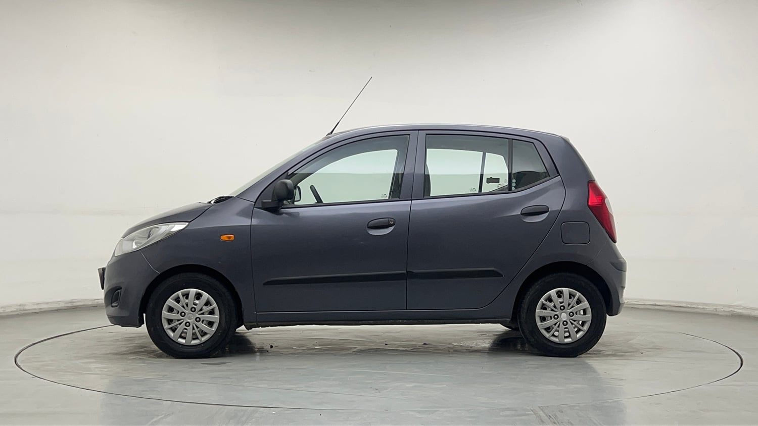 Used 2015 Hyundai i10 Magna 1.1 iRDE2 Petrol Manual exterior LEFT SIDE VIEW