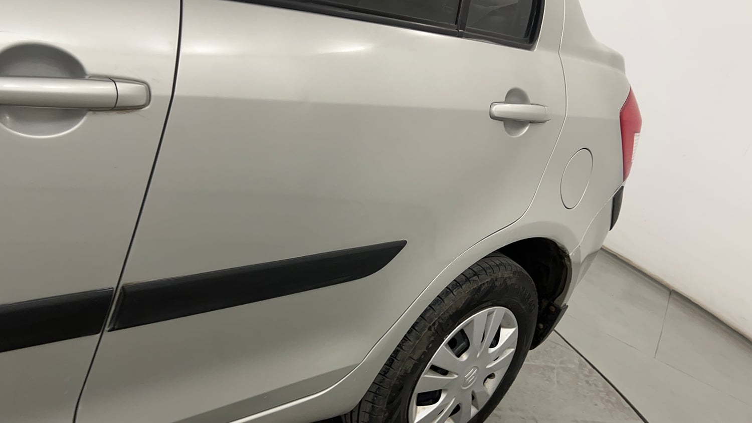 Used 2012 Maruti Suzuki Swift Dzire VXI Petrol Manual dents MINOR DENT