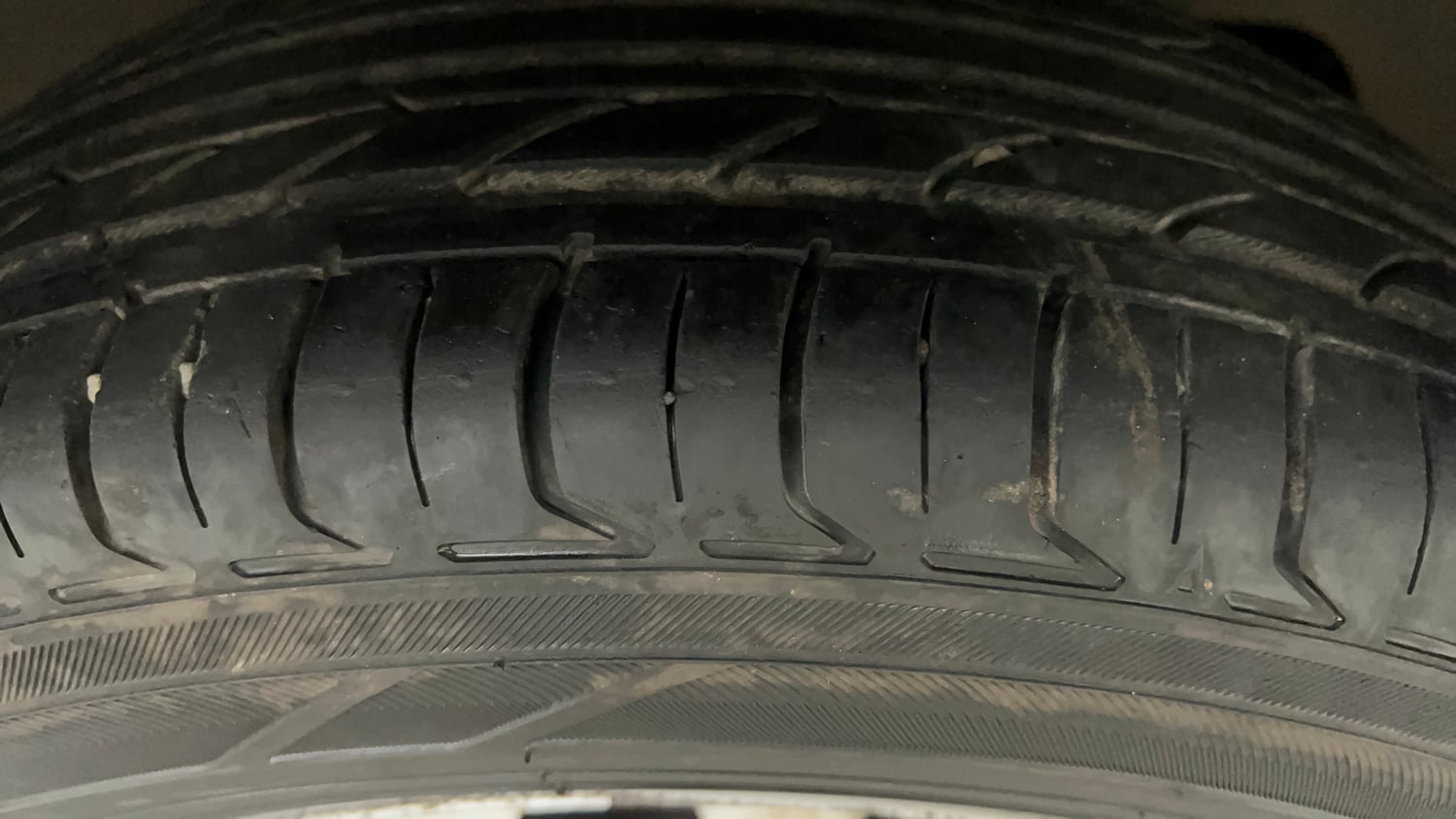 Used 2023 Tata Tiago XM CNG Cng Manual tyres RIGHT FRONT TYRE TREAD VIEW