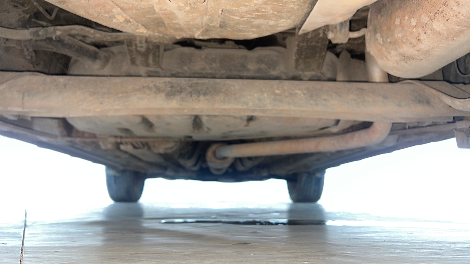 Used 2021 Hyundai Venue SX Plus 1.0 Turbo DCT Petrol Automatic extra REAR UNDERBODY VIEW (TAKEN FROM REAR)