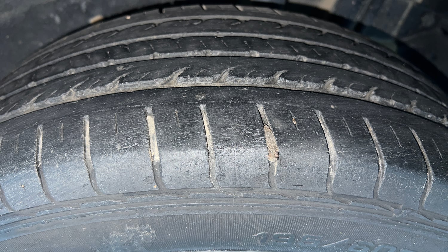 Used 2019 Tata Nexon XM Petrol Manual tyres LEFT REAR TYRE TREAD VIEW