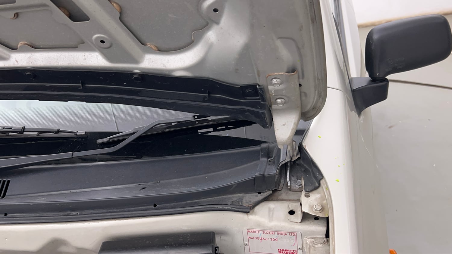 Used 2020 Maruti Suzuki Alto 800 LXi Petrol Manual engine ENGINE LEFT SIDE HINGE & APRON VIEW