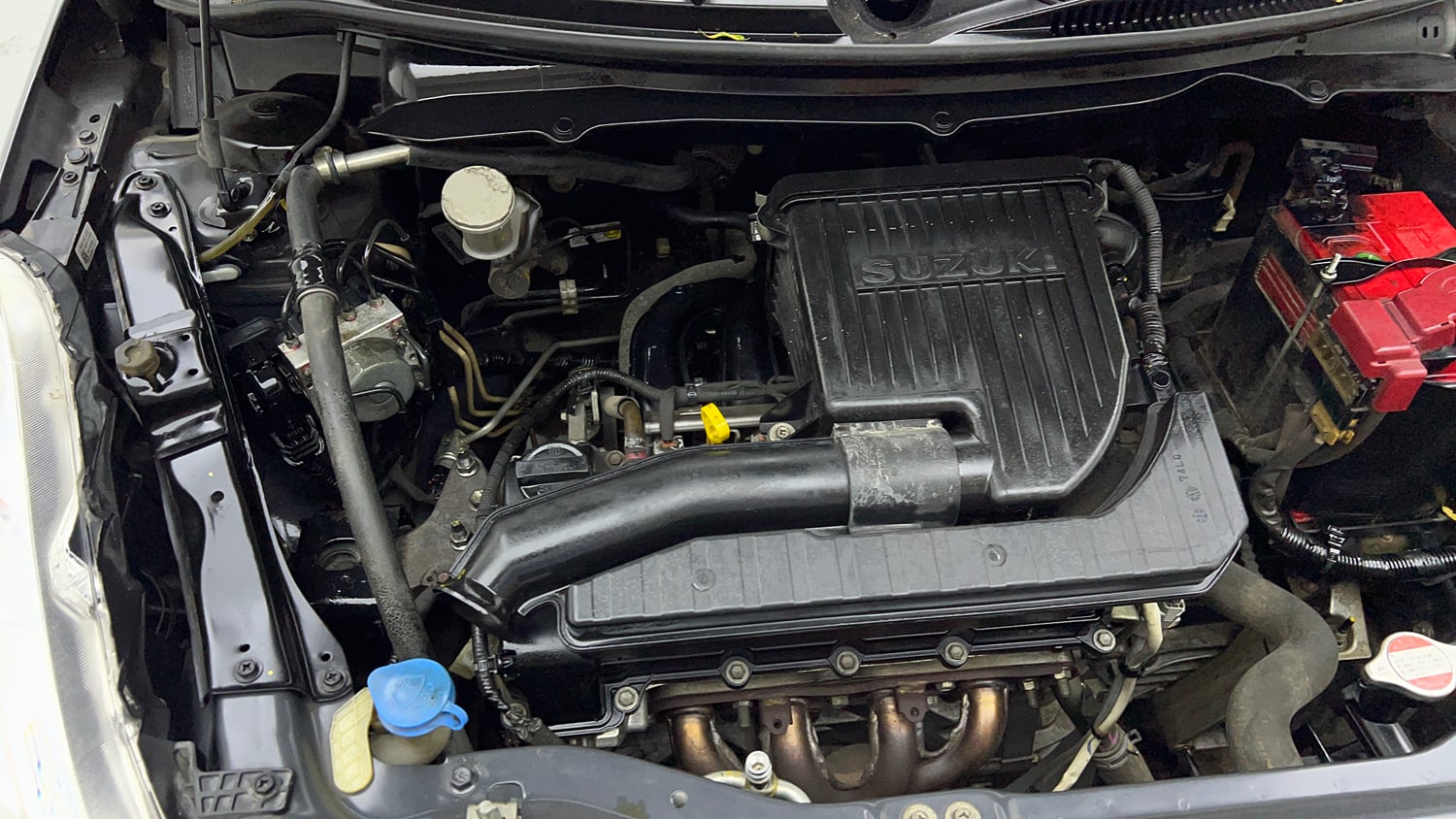 Used 2016 Maruti Suzuki Swift VXI (O) Petrol Manual engine ENGINE RIGHT SIDE VIEW