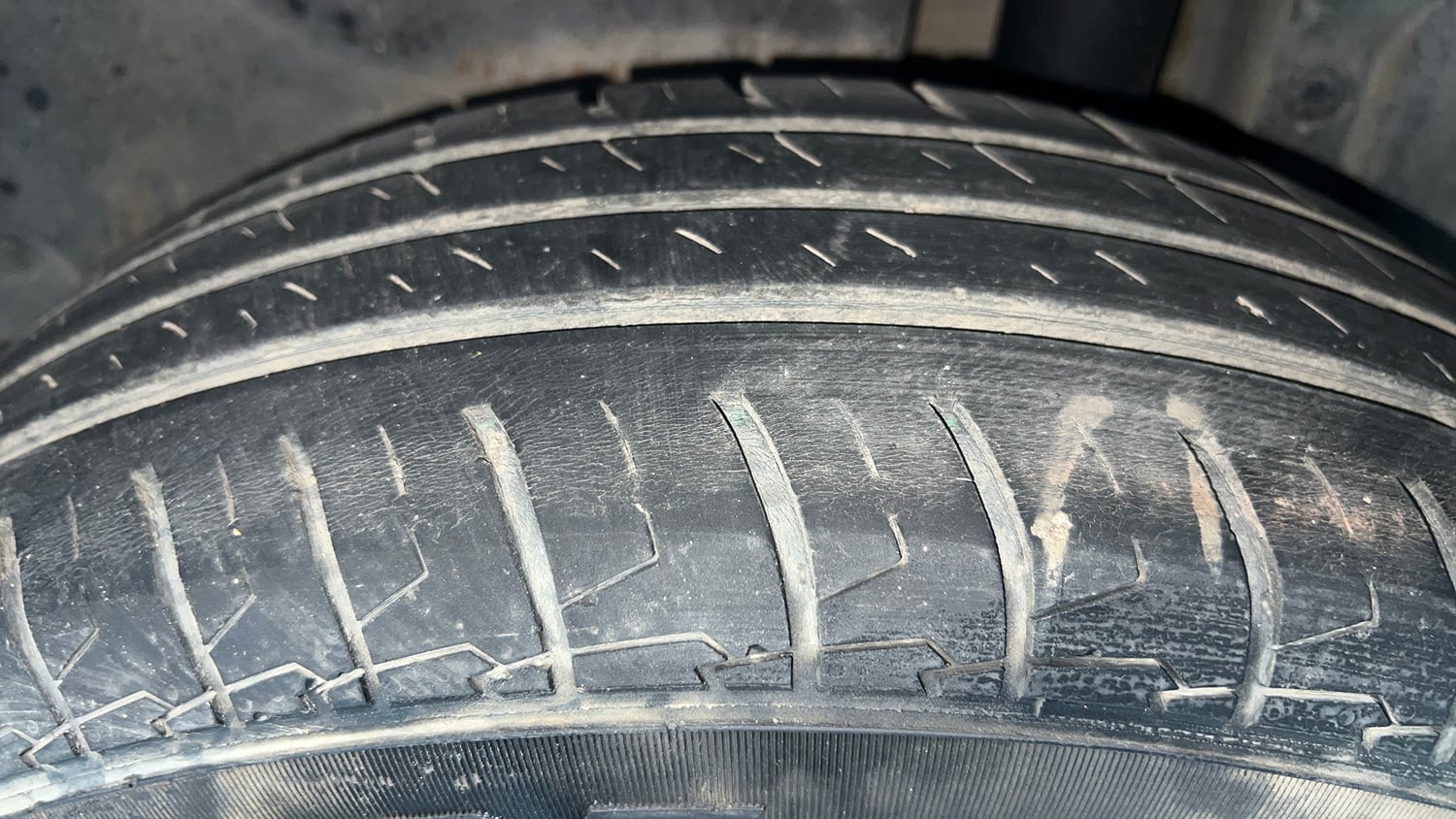 Used 2015 Maruti Suzuki Swift Dzire VXI Petrol Manual tyres LEFT REAR TYRE TREAD VIEW