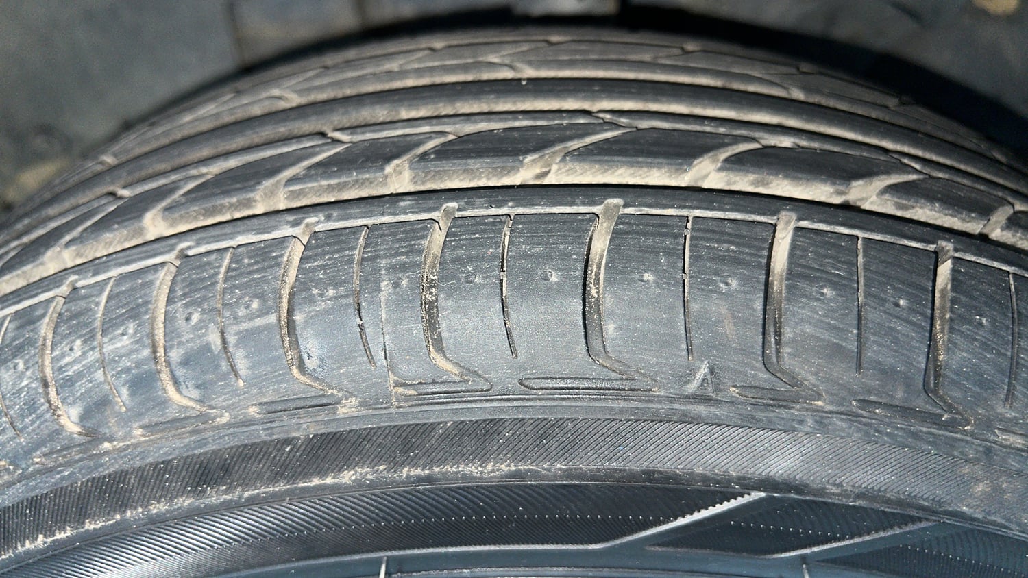 Used 2017 Renault Kwid CLIMBER 1.0 AMT Petrol Automatic tyres LEFT FRONT TYRE TREAD VIEW