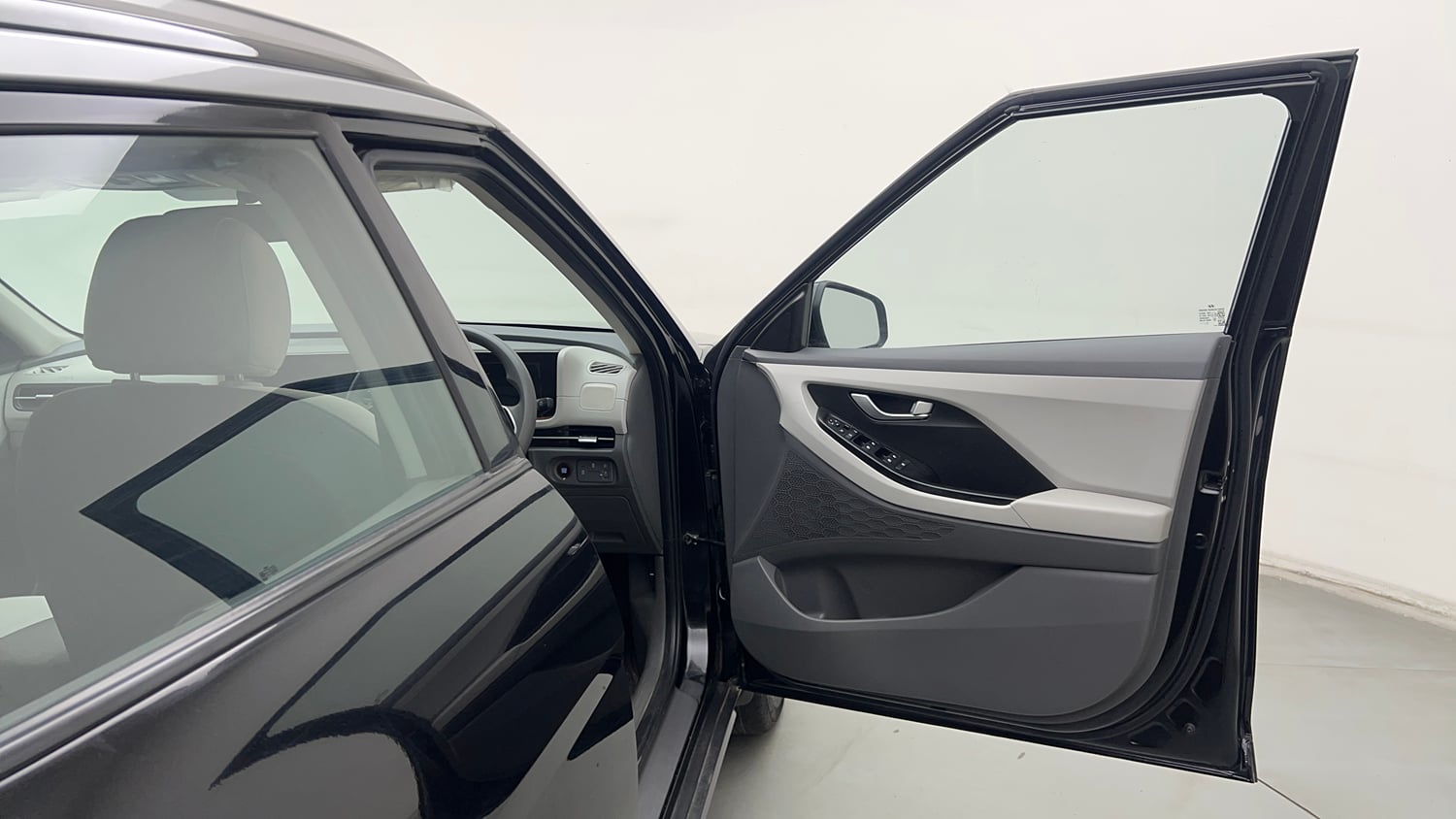 Used 2025 Hyundai Creta 1.5 CRDi Diesel MT DSL S(O) Diesel Manual interior RIGHT FRONT DOOR OPEN VIEW