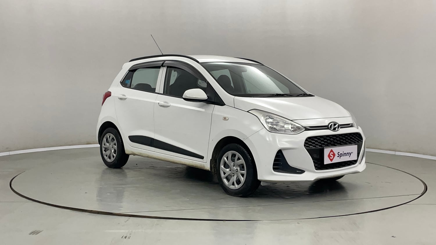 Used 2019 Hyundai Grand i10 Magna 1.2 Kappa VTVT Petrol Manual exterior RIGHT FRONT CORNER VIEW