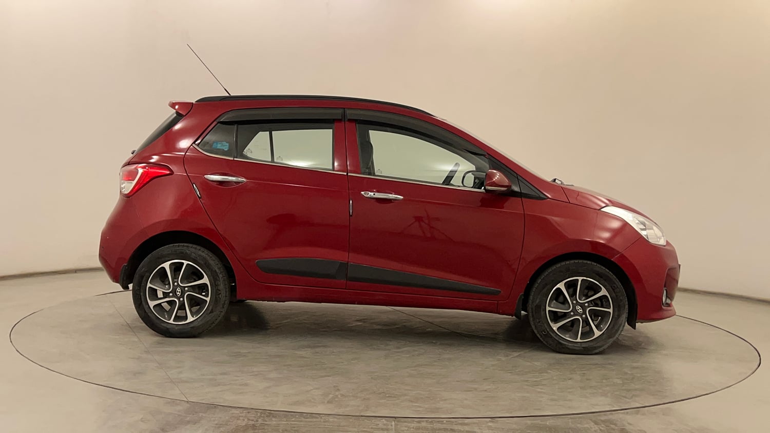 Used 2018 Hyundai Grand i10 Asta 1.2 Kappa VTVT Petrol Manual exterior RIGHT SIDE VIEW