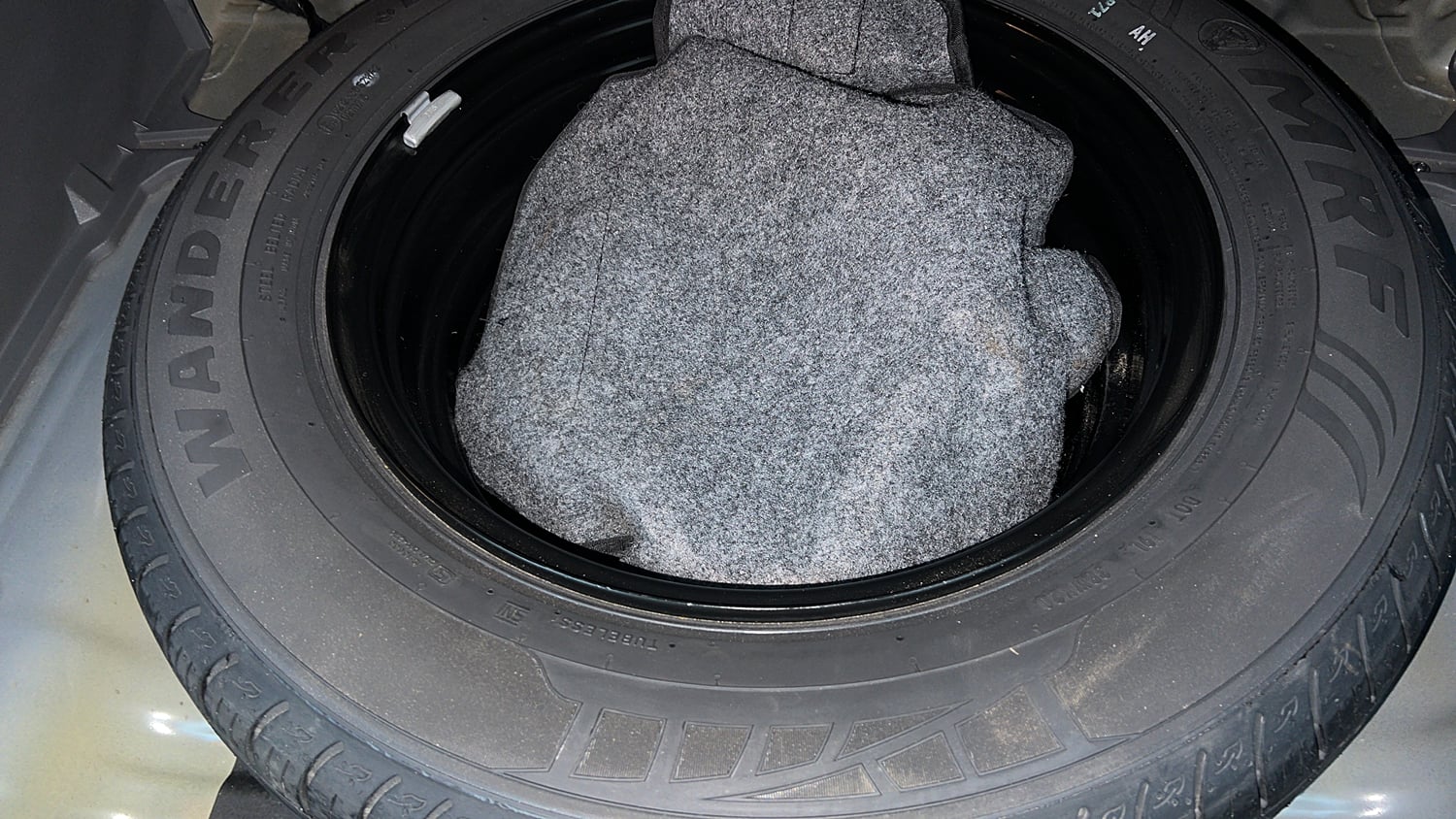 Used 2025 Hyundai Creta 1.5 CRDi Diesel MT DSL S(O) Diesel Manual tyres SPARE TYRE VIEW