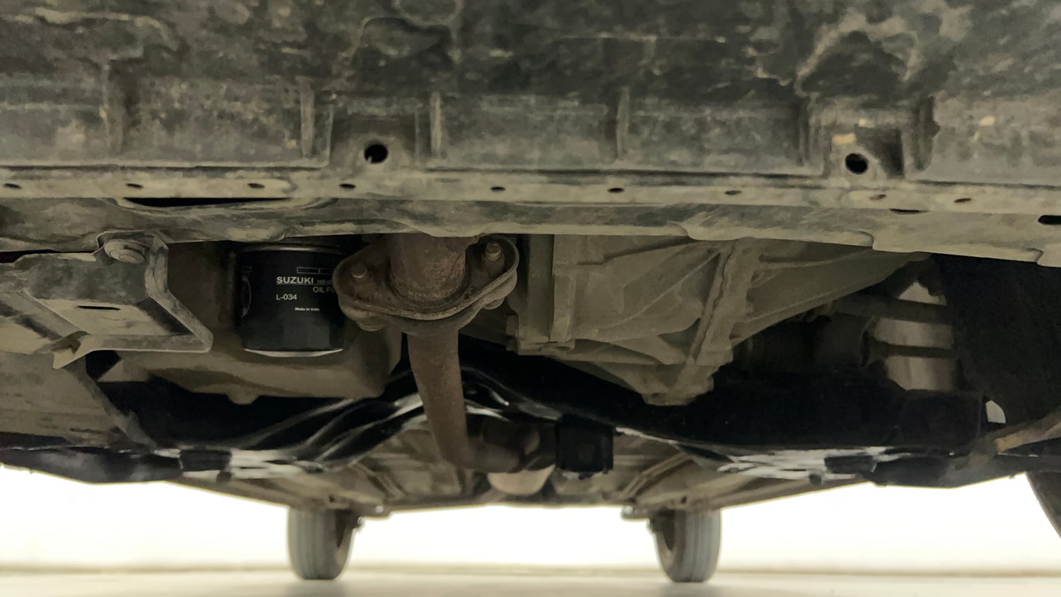 Used 2016 Maruti Suzuki Celerio VXi AMT Petrol Automatic extra FRONT LEFT UNDERBODY VIEW