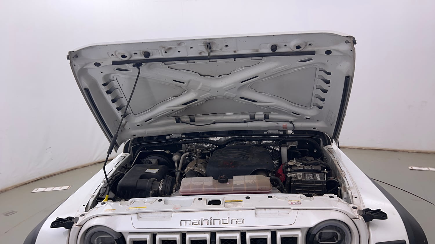 Used 2025 Mahindra Thar Roxx AX7 L Diesel AT 4WD Diesel Automatic engine ENGINE & BONNET OPEN FRONT VIEW
