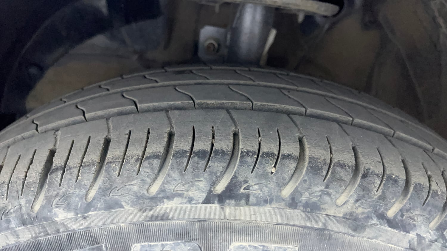 Used 2021 Maruti Suzuki Baleno Delta Petrol Manual tyres LEFT FRONT TYRE TREAD VIEW