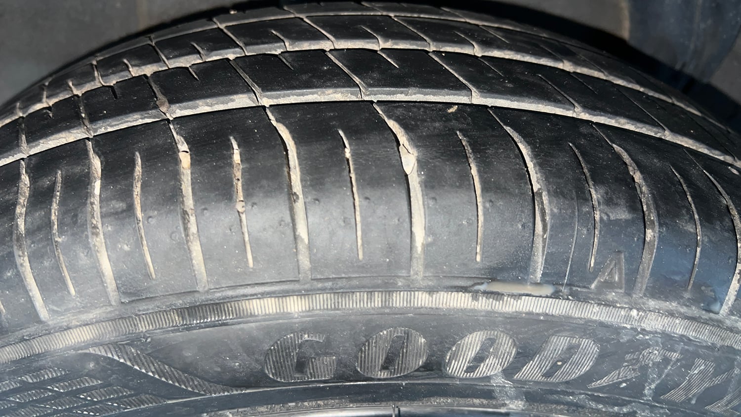 Used 2022 Nissan Magnite XV Petrol Manual tyres RIGHT REAR TYRE TREAD VIEW