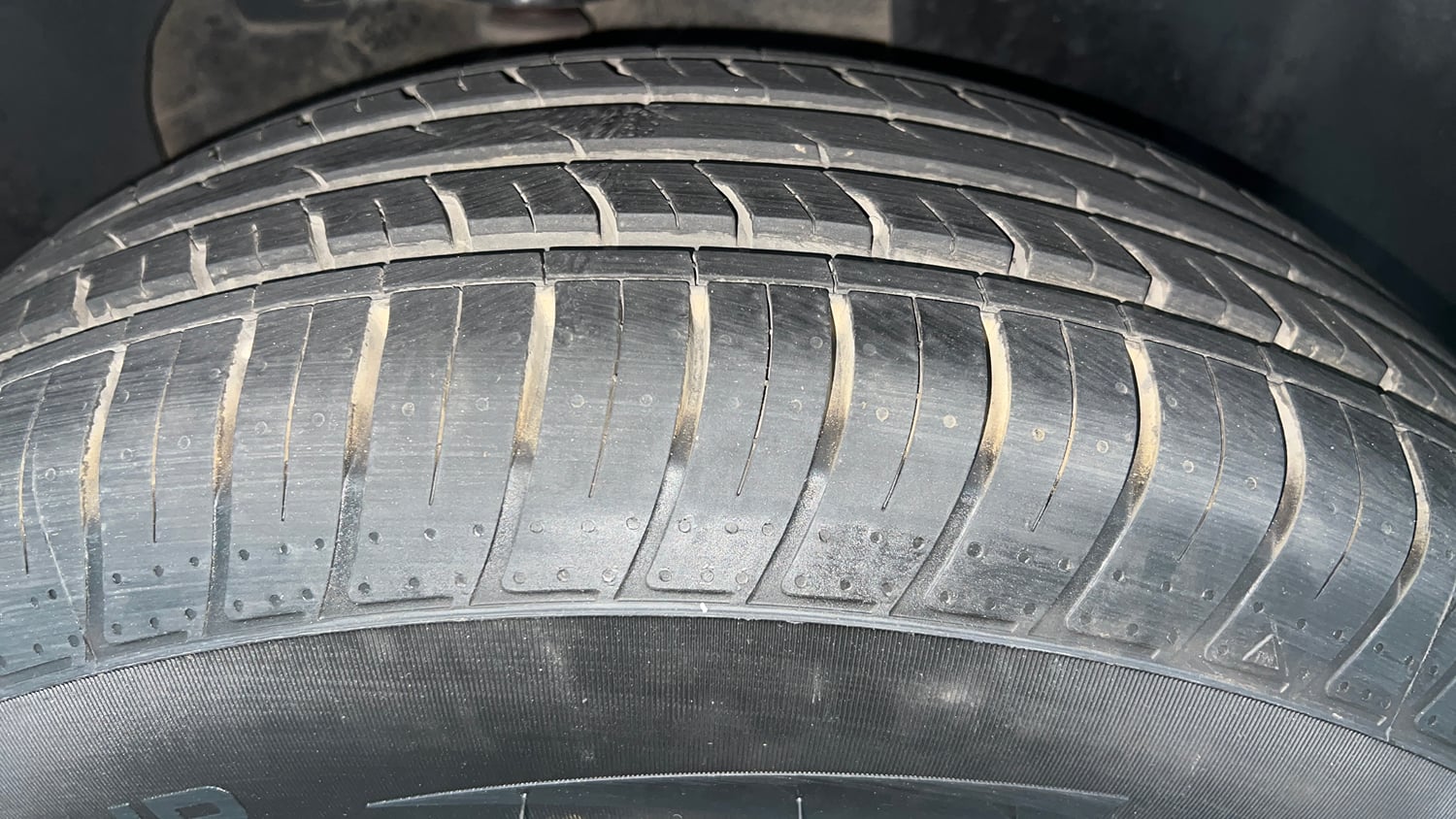 Used 2023 Tata Safari XM Diesel Manual tyres LEFT REAR TYRE TREAD VIEW