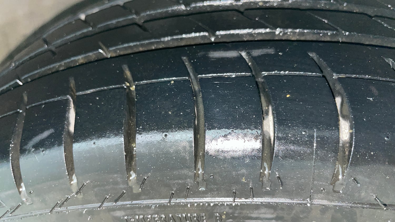 Used 2019 Hyundai Grand i10 Magna 1.2 Kappa VTVT Petrol Manual tyres RIGHT FRONT TYRE TREAD VIEW