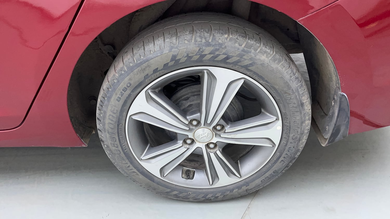 Used 2018 Hyundai Verna SX (O) 1.6 VTVT AT Petrol Automatic tyres LEFT REAR TYRE RIM VIEW