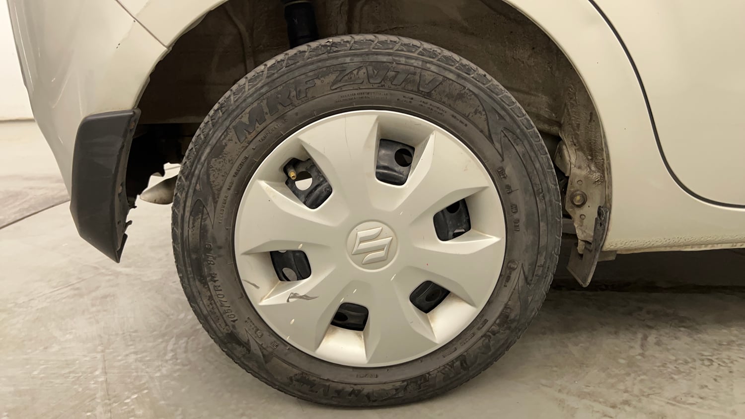 Used 2021 Maruti Suzuki Wagon R 1.0 VXi 1.0 AMT Petrol Automatic tyres RIGHT REAR TYRE RIM VIEW