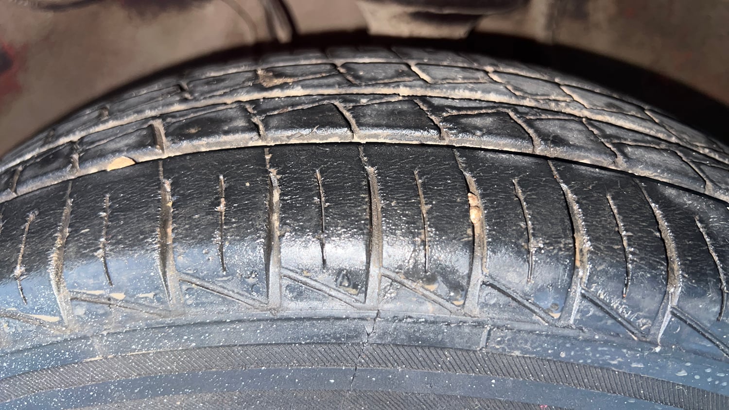 Used 2023 Maruti Suzuki Alto 800 LXi (O) Petrol Manual tyres LEFT FRONT TYRE TREAD VIEW