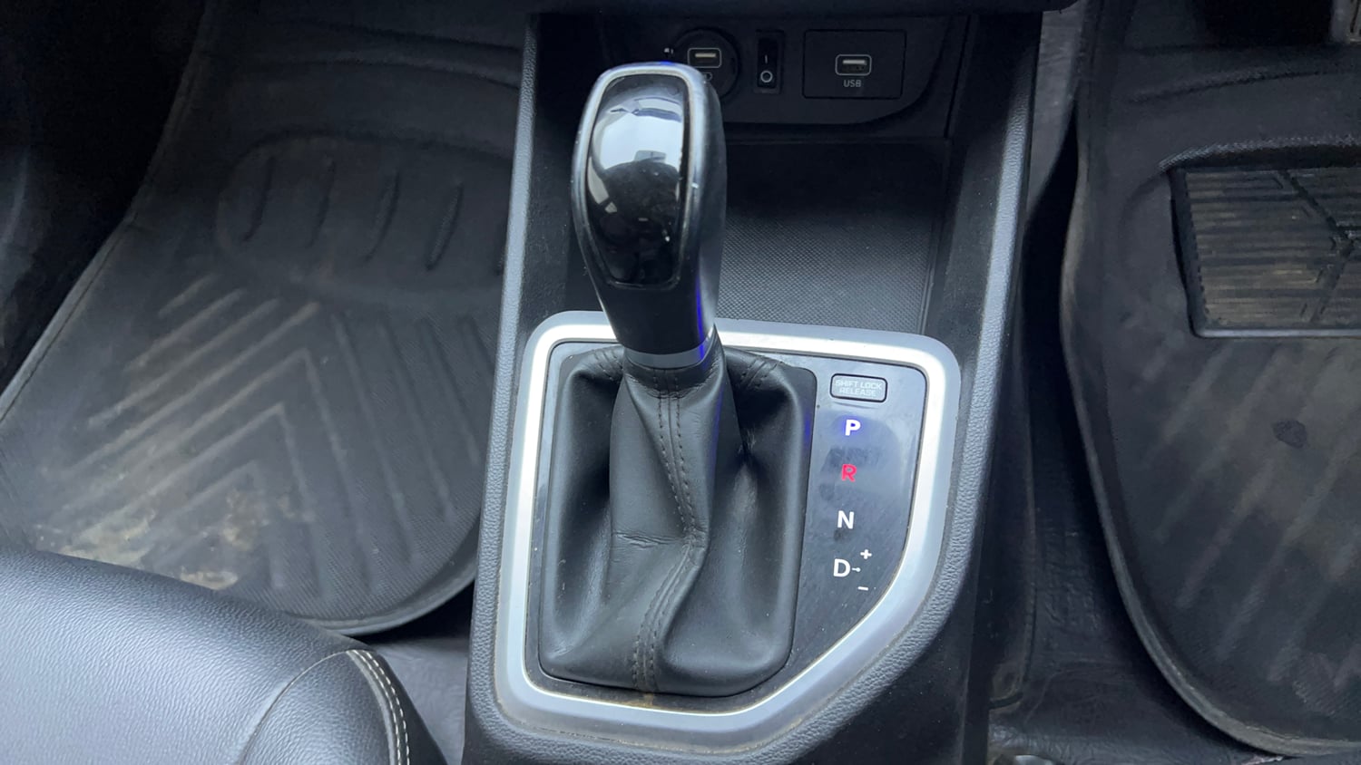 Used 2018 Hyundai Creta SX 1.6 AT Petrol Petrol Automatic interior GEAR  KNOB VIEW