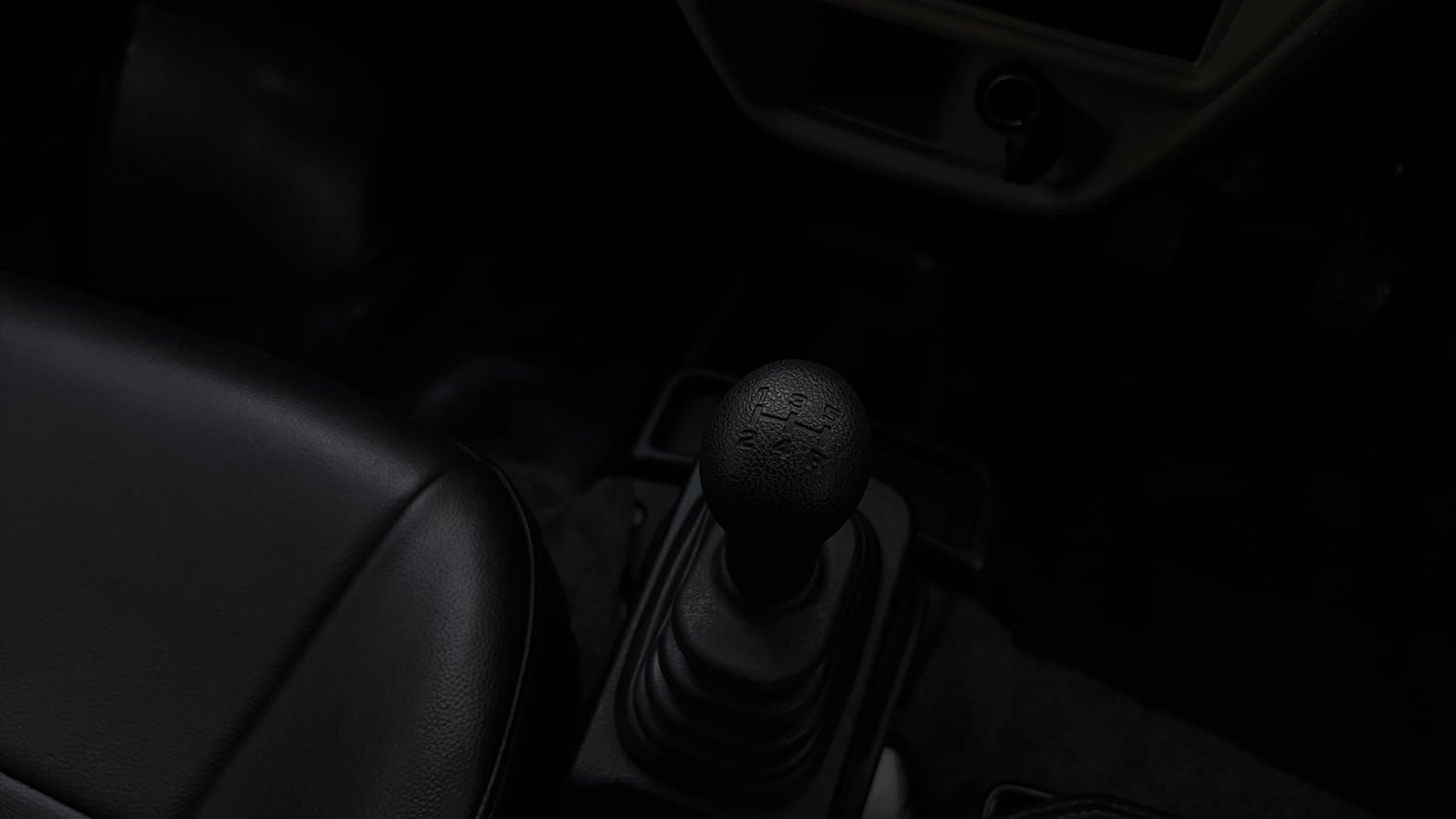 Used 2024 Maruti Suzuki Eeco 5 STR AC Petrol Manual interior GEAR  KNOB VIEW