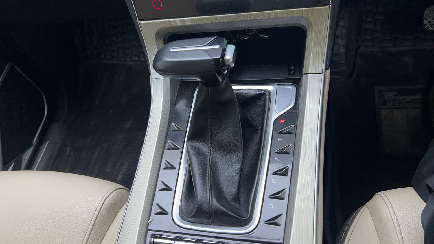 Used 2023 MG Motors Hector Savvy Pro 1.5 Turbo Petrol CVT Petrol Automatic interior GEAR  KNOB VIEW