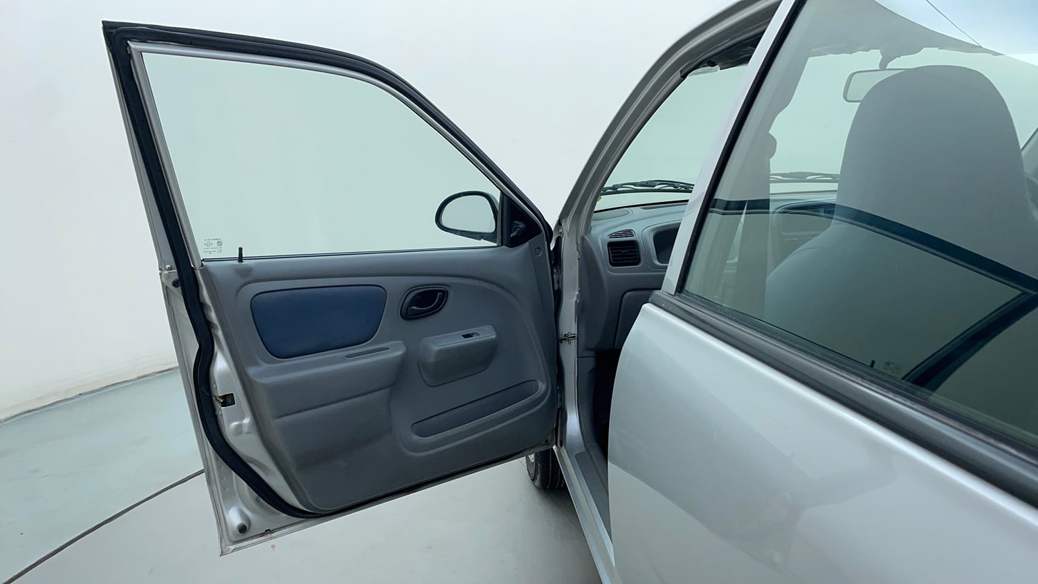 Used 2014 Maruti Suzuki Alto K10 VXi Petrol Manual interior LEFT FRONT DOOR OPEN VIEW